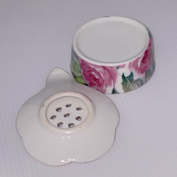 Vintage Floral Rose Designed Tea Strainer Porcelain Tea Set - Picture 6 of 9